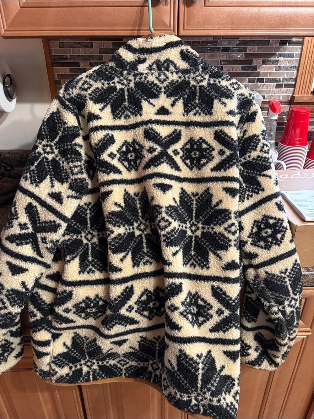 Carhartt Women’s Cream & Navy Patterned Sherpa Jacket - Picture 4 of 4